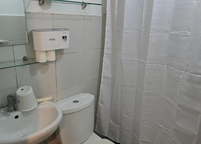 Homey Airport 1br W Wi-fi *